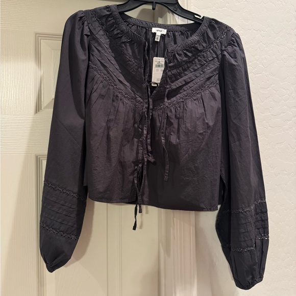aerie Tops - NWT Aerie Charcoal Smocked Blouse. Size Small With Balloon Sleeves
